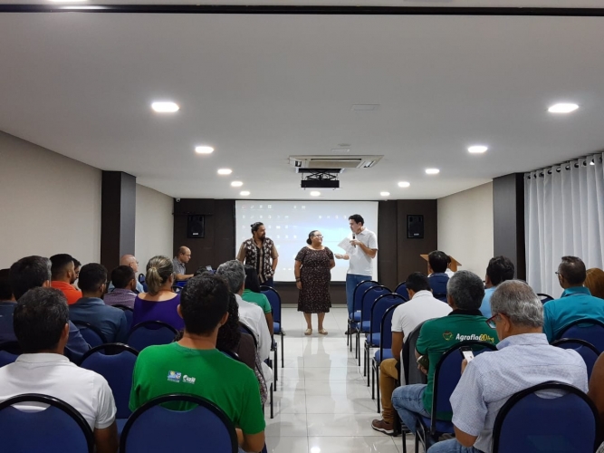 Empreendedores de cinco estados se reúnem para discutir gestão e comercialização de produtos da agricultura familiar