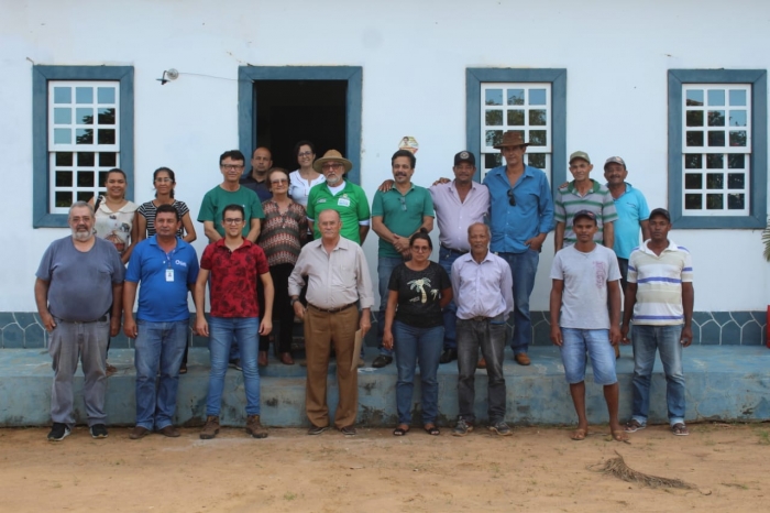 Equipe da Bahiater visita agricultores familiares de Candiba e Pindaí para avaliar propriedades que cultivam cana de açúcar