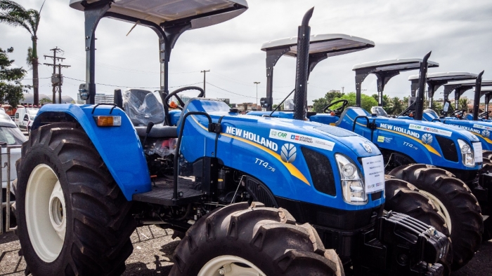 Governo do Estado beneficia agricultores familiares de 91 municípios com entrega de tratores agrícolas
