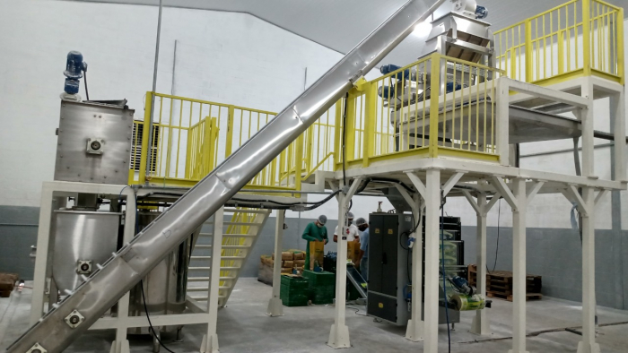 Governo do Estado entrega unidade de beneficiamento de mandioca e banana em Presidente Tancredo Neves