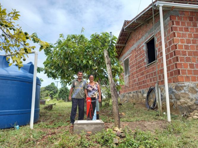 Construção de cisternas garante água para produção em assentamento do Litoral Sul