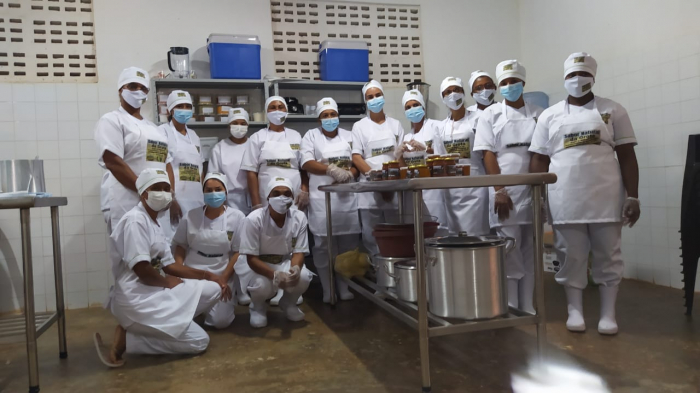 Grupo de mulheres de Jacobina aposta na produção de doces, geleias e temperos para gerar renda