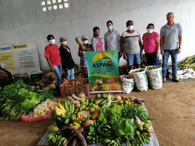 Agricultores e agricultoras familiares de Tancredo Neves comercializam alimentos para programa institucional