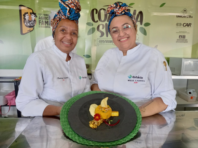 Comida com dendê e com afeto marcam segundo dia da Cozinha Show na 12ª Feira