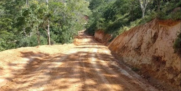 Camacã recupera estradas vicinais com apoio do Governo do Estado