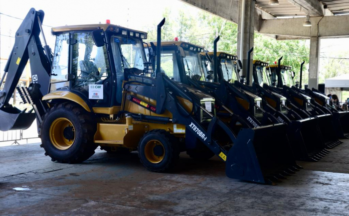 Governo do Estado entrega tratores e equipamentos para municípios de toda a Bahia