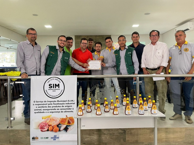 Unidade de beneficiamento de mel de Tanque Novo recebe selo de inspeção municipal 