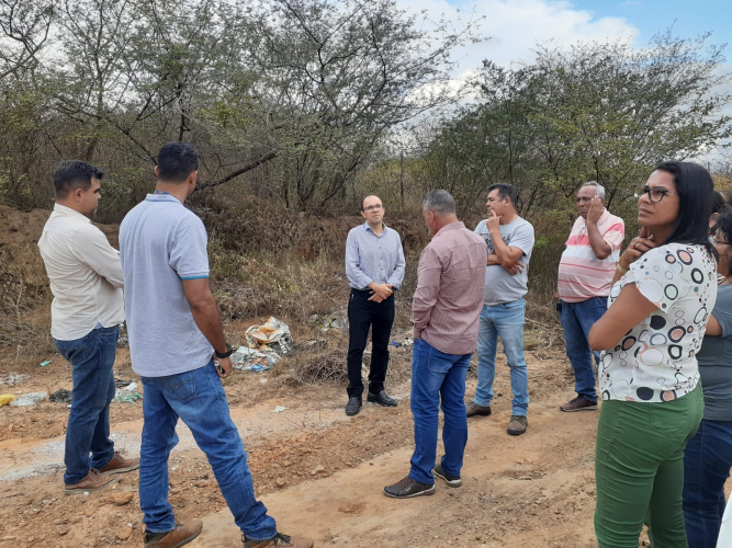 Equipe técnica avalia local para a construção de abatedouro de frango e entreposto de ovos em Serrinha