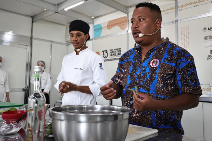 Daniel Cady se apresenta na Cozinha Show da 13ª Feira Baiana de Agricultura Familiar 