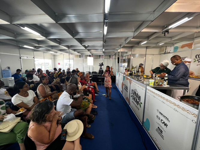 Mais de mil pessoas participaram de aulas da Cozinha Show na 13ª Feira Baiana da Agricultura Familiar&nbsp;