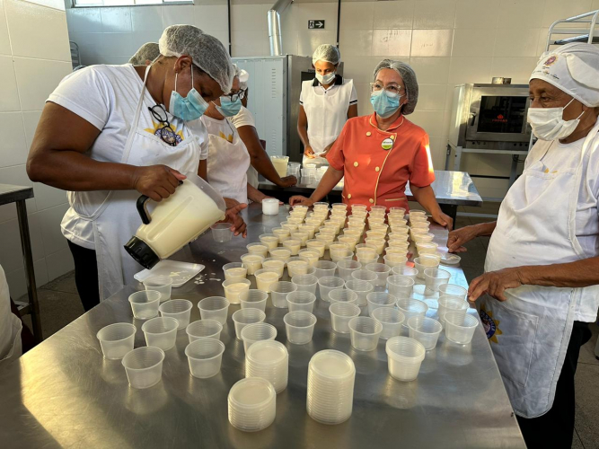 Oficina de processamento de derivados de mandioca capacita comunidade rural para diversificação produtiva