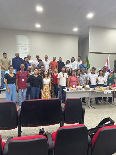 Bacia do Rio Corrente: Governo da Bahia lança 13 chamadas públicas para aquisição de alimentação escolar das mãos da agricultura familiar