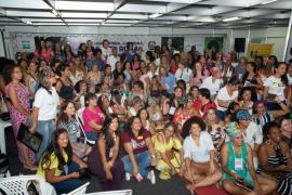 1543171425III_Encontro_de_Mulheres_Rurais28.jpg