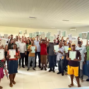 SDA entrega 46 títulos de terra a agricultores familiares de Mansidão