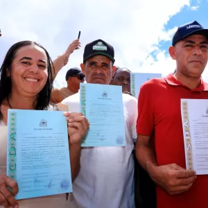 Agricultura Familiar de Marcionílio Souza é impulsionada com entrega de títulos de terr