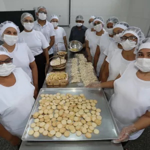 Mais estrutura para o campo: Fátima recebe requalificação de agroindústria de mandioca e cobertura de Feira Livre