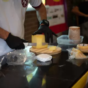 2º Festival do Queijo Artesanal promove experiência multissensorial e troca de conhecimentos sobre produção de queijos
