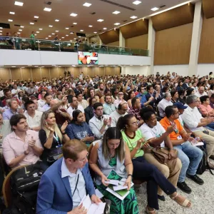 Bahia lança cinco editais para fortalecer cadeias produtivas da agricultura familiar durante encontro nacional de cooperativas