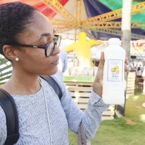 Feira Baiana reúne diversidade de orgânicos e movimenta o Parque Costa Azul