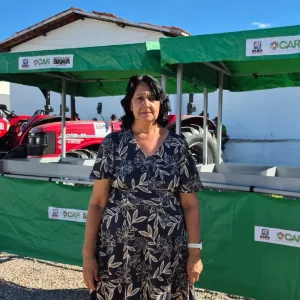 Entrega de barracas em Paulo Afonso