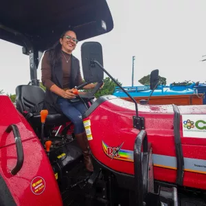 Governo do Estado fortalece agricultura familiar com entrega de R$ 5,2 milhões em equipamentos na Expo Jequié 2026