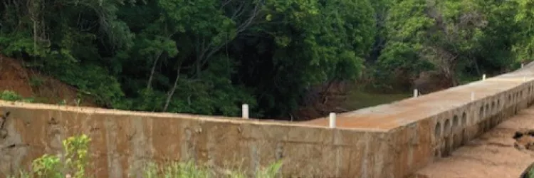 Governo da Bahia entrega passagem molhada e anuncia novas obras para comunidades rurais de Urandi