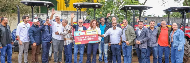 Governo da Bahia entrega máquinas, equipamentos e 2.700 caixas d’água para a agricultura familiar de 18 municípios