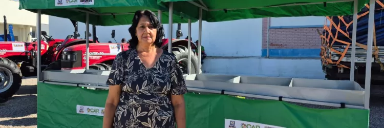 Entrega de barracas em Paulo Afonso