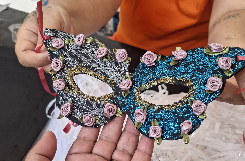 Oficina de máscaras de Carnaval fortalece saúde emocional e ressocialização no CPPA
