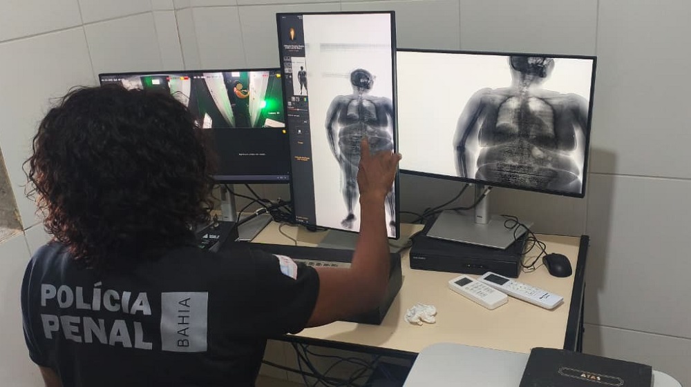 Presídio de Salvador inicia uso de scanner corporal 