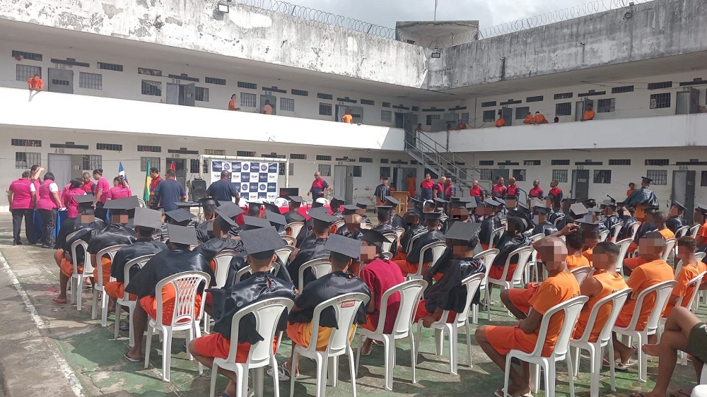 Curso de Barbeiro na Penitenciária Lemos Brito