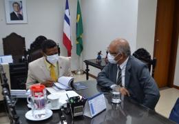 Visita do Dr. Jorge Luis ao Secretário 1.JPG