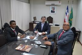 Foto do secretario em reunião 1.jpg