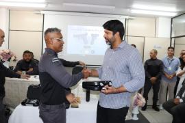 AAA aa entrega de armamento 6.jpg