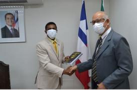 Visita do Dr. Jorge Luis ao Secretário 3.JPG