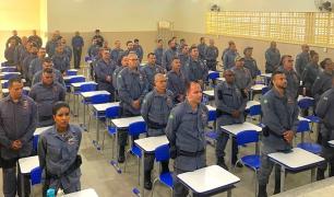 ZZZXXXUUUZ x Capa publicação dia 04 10.jpg