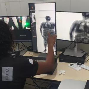 Presídio de Salvador inicia uso de scanner corporal 