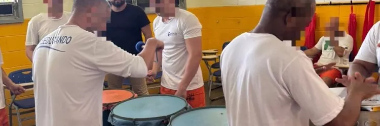 Oficina de percussão fortalece educação e ressocialização no Conjunto Penal de Barreiras