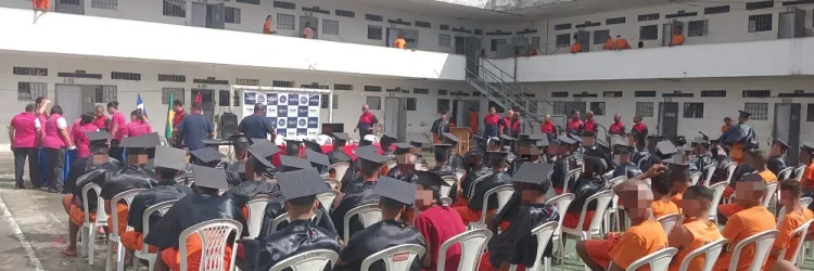 Curso de Barbeiro na Penitenciária Lemos Brito