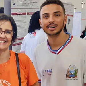 Professora Margarete Correia estimula estudantes a se tornarem jovens cientistas