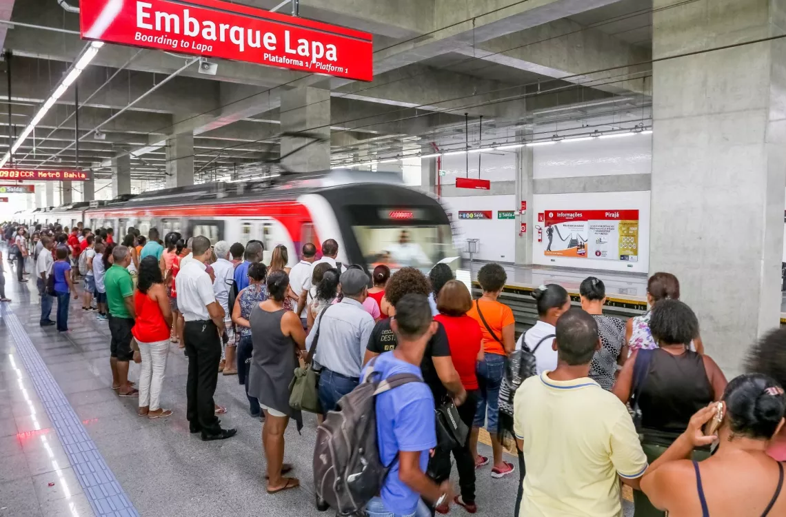 Estação Pirajá recebe ponto de agendamento de consultas e exames para a Feira Março de Todas as Mulheres