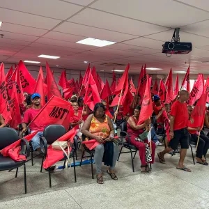 Sedur recebe representantes do MSTS em ato por moradia digna na Bahia