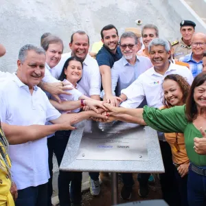 Governo do Estado entrega nova contenção de encosta no Alto do Cabrito