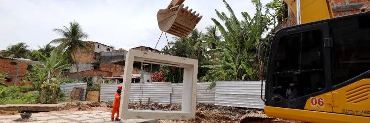 As obras de macrodrenagem dos rios Jaguaribe e Mangabeira, em Salvador, chegaram a 80% de execução. 