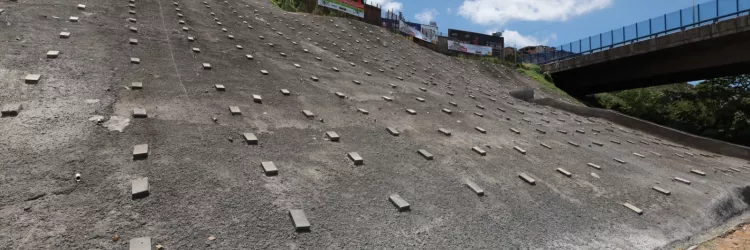 Governo da Bahia investe R$ 63,5 milhões em obras de contenção de encostas no interior do estado