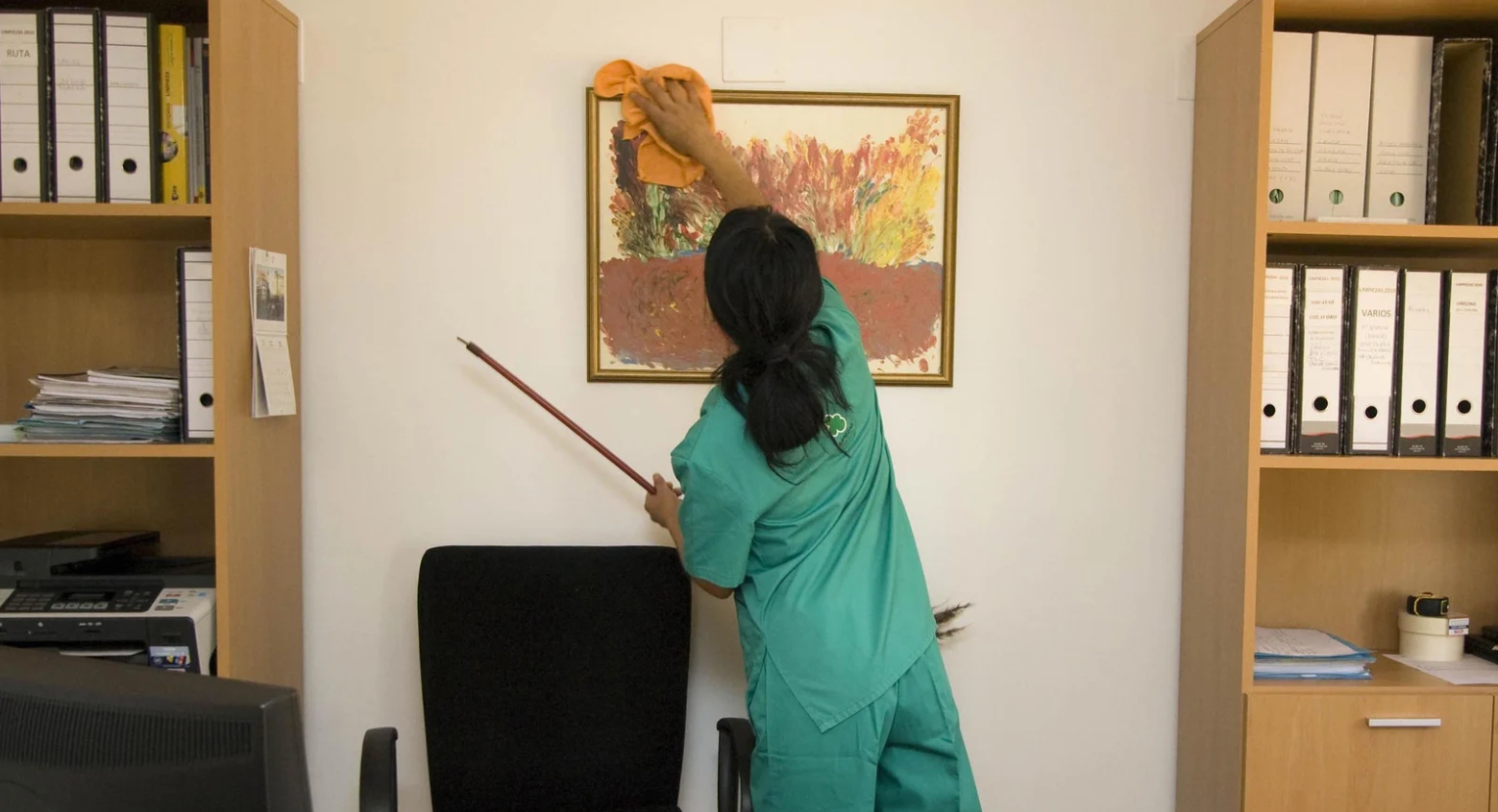 Serviço de limpeza em escritório