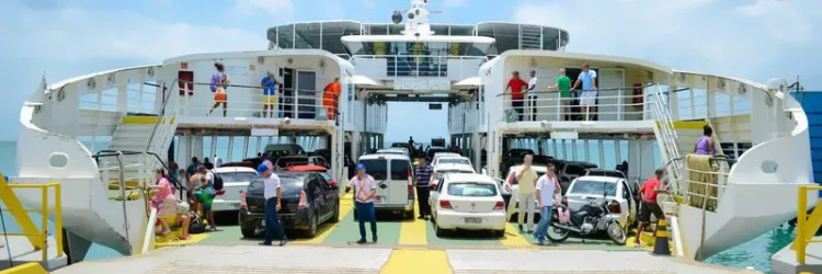 Ferry boat Travessia Salvador-Bom Despacho