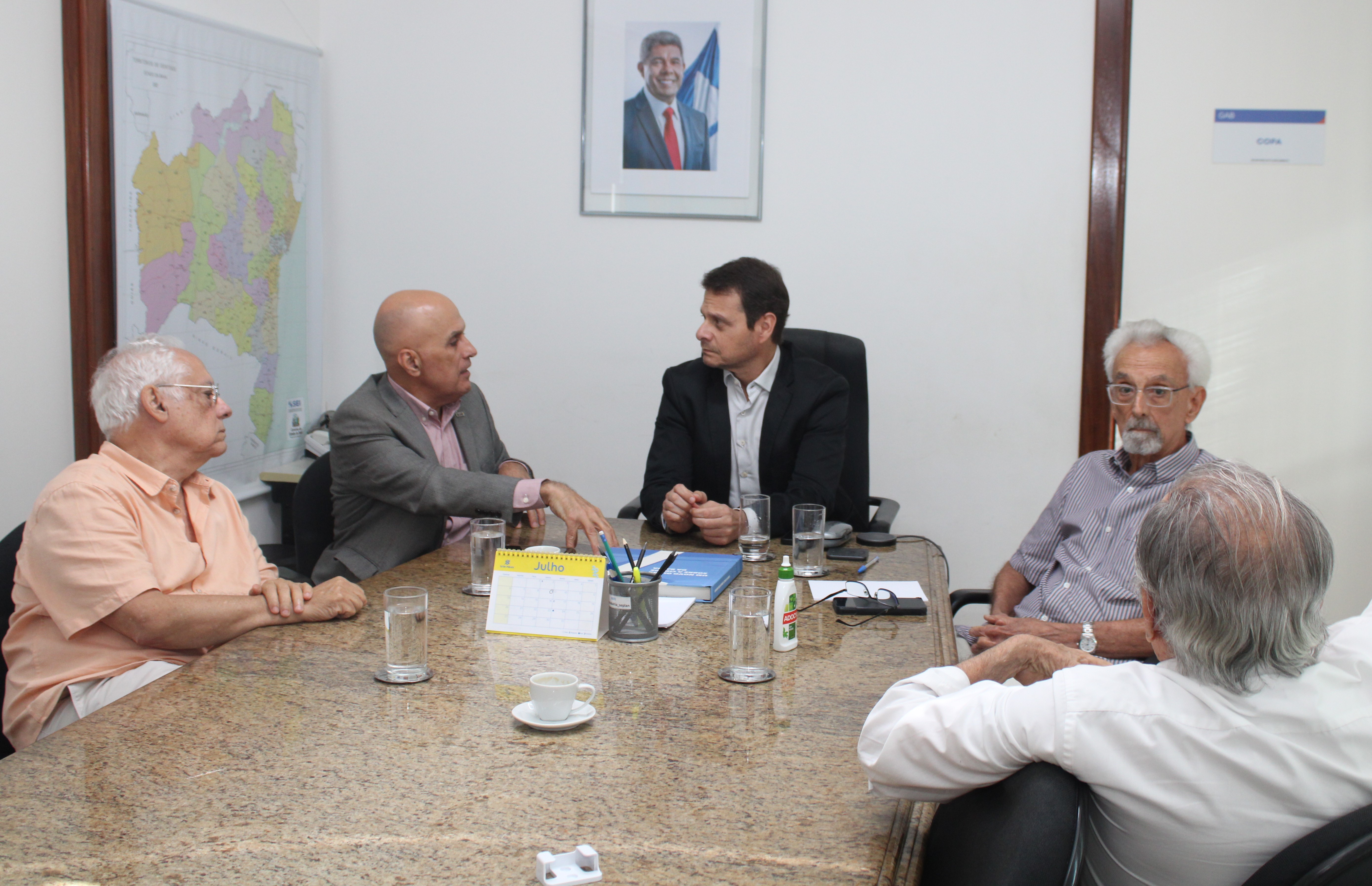 Seplan e Bahiainveste articulam projetos na área da logística de transporte