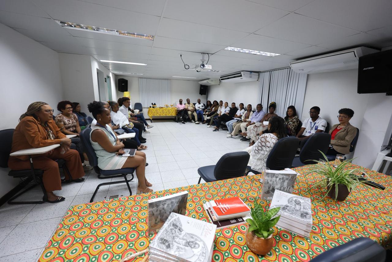 Café Literário Valeria Lima 