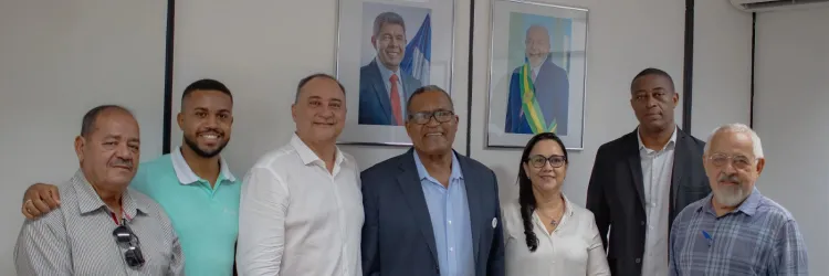 Grupo de sindicalista reunidos com Secretario Jonival Lucas